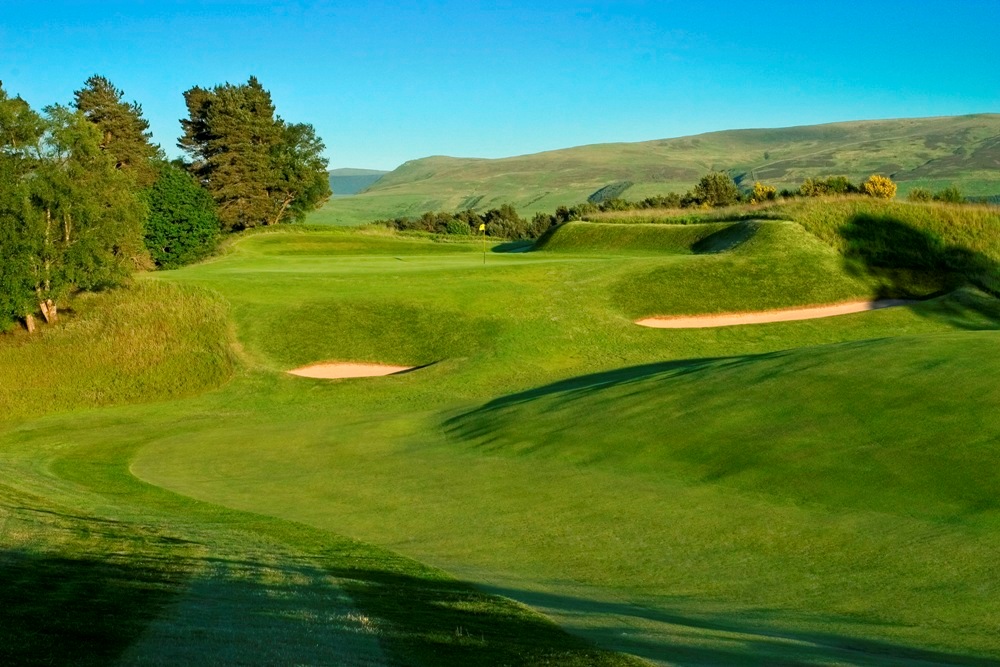 Green et fairway valloné sur le parcours King's de Gleneagles