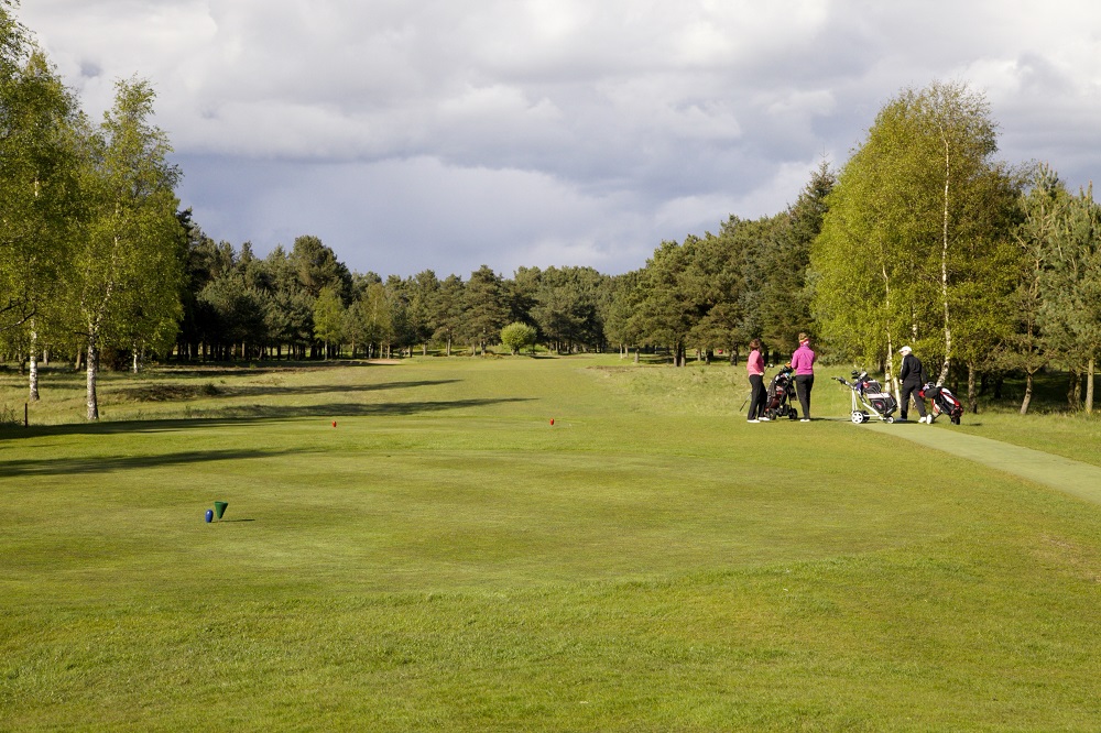 Un fairway du golf de Ladybank.