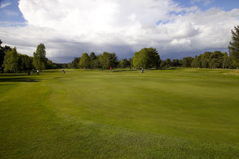 Un green du golf de Ladybank.