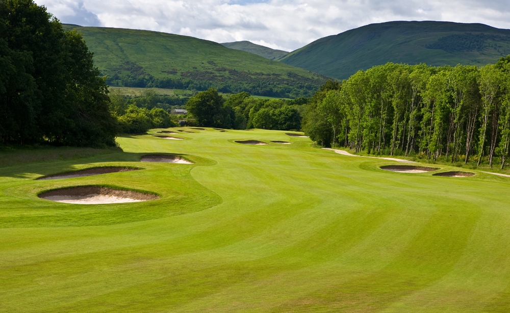 Large fairway sur le parcours The Carrick de Loch Lomond