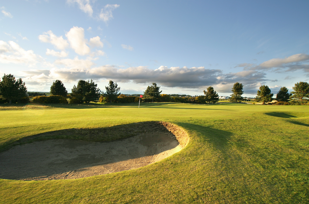 Green et bunker sur le parcours Burnside de Carnoustie