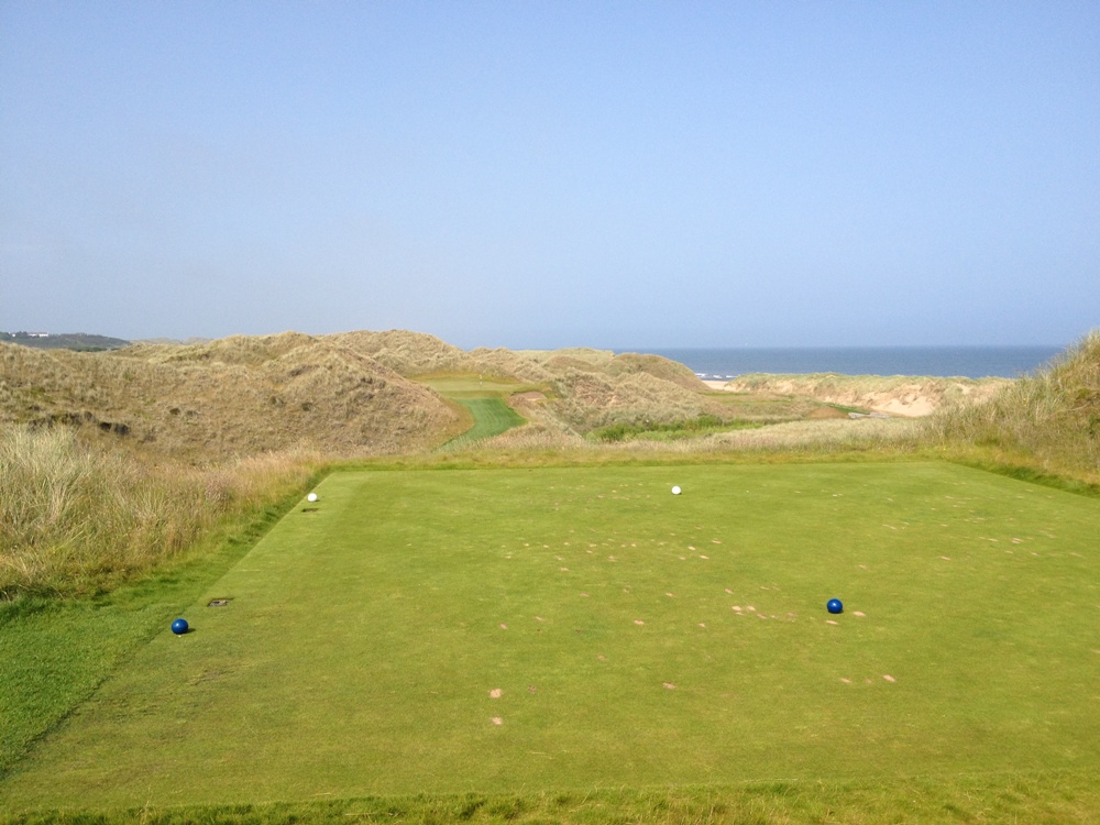 Départ dans les dunes sur le parcours du Trump International Golf Links Scotland