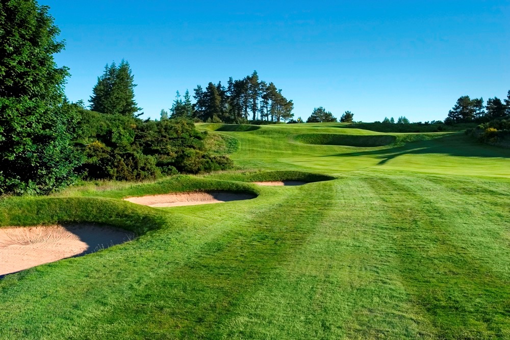 Fairway et bunkers sur le parcours King's de Gleneagles