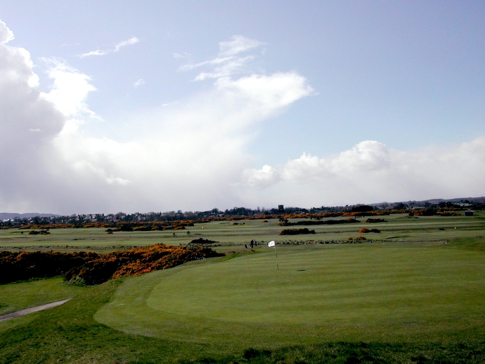 Large green sur le parcours de Montrose
