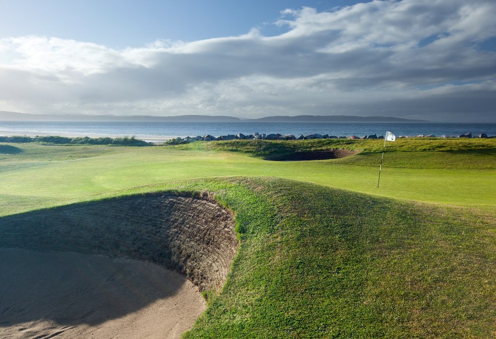 Green et bunkers sur le parcours de Nairn
