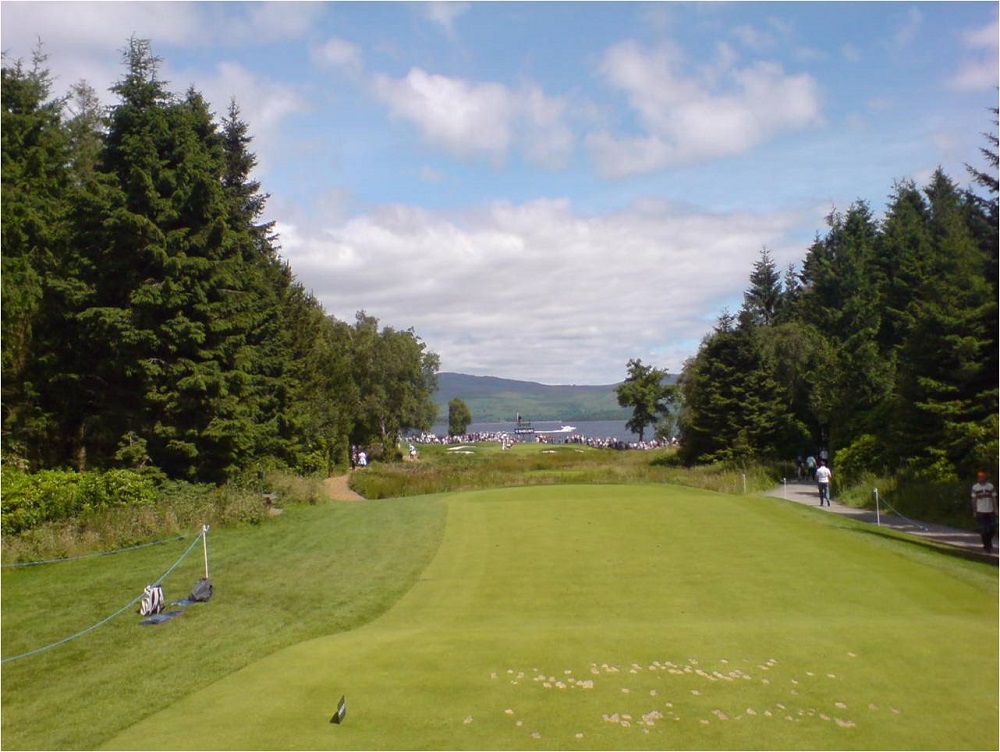 Un départ du golf de Loch Lomond.