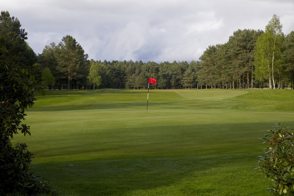 Un green du golf de Ladybank.