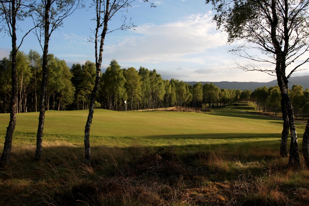 Large green et fairway sur le parcours de Spey Valley