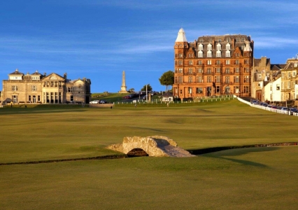 Le pont du golf Old Course à St Andrews en Ecosse