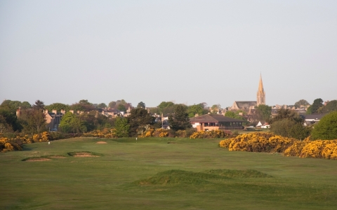 Vue sur la ville sur le parcours de Nairn Dunbar