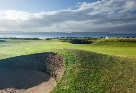 Green et bunkers sur le parcours de Nairn