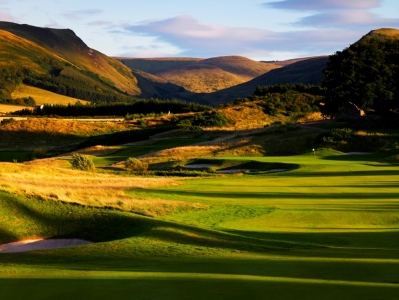Green et montagnes sur le parcours PGA Centenary de Gleneagles