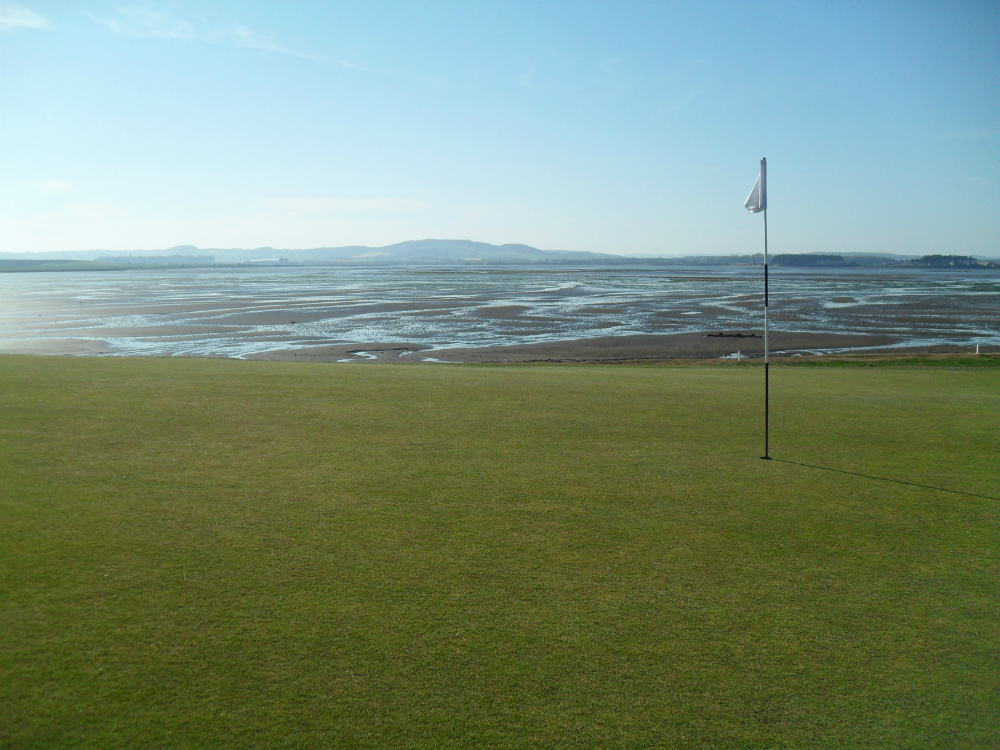 Green et mer sur l'Eden course à St Andrews
